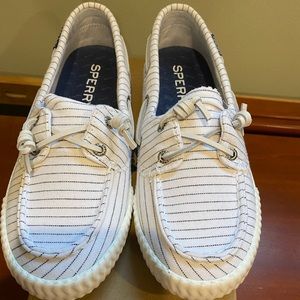 Sperry’s- NEW- Size 7